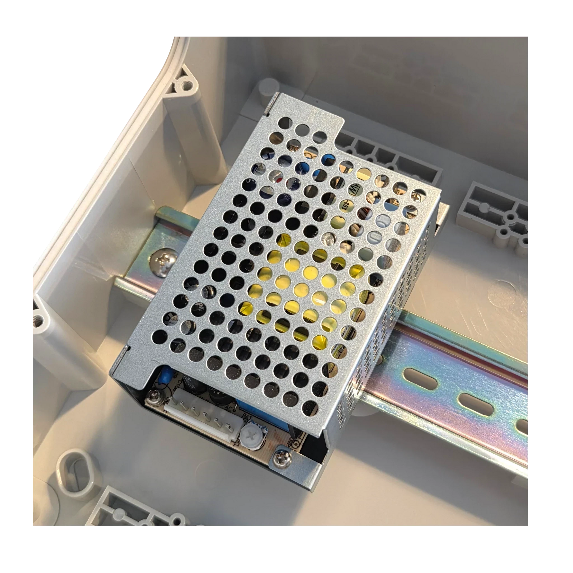 Redispose Meanwell PSC-60A-C 12VDC 2.8A switched power supply unit with UPS function mounted on a DIN rail inside a plastic enclosure.